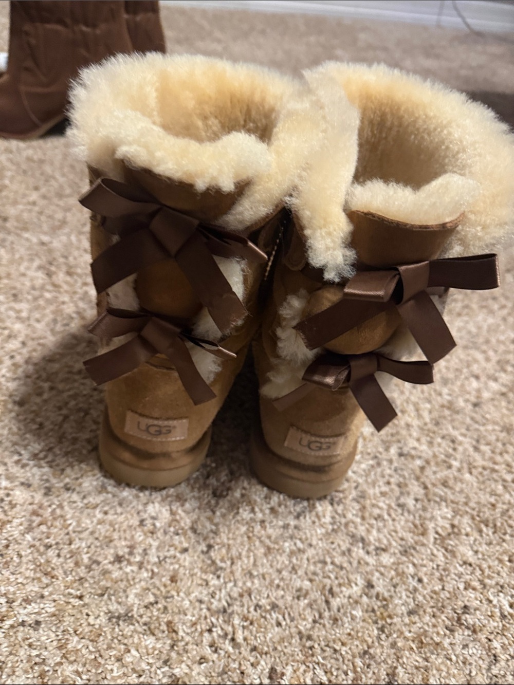 UGG Classic Shearling-Lined Women's Suede Boot - Tan with bows - Picture 2 of 5